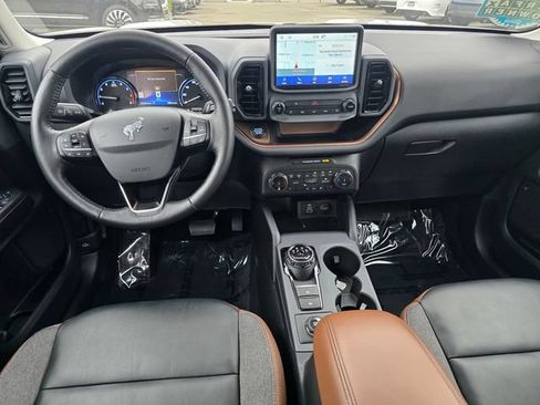 Used 2023 Ford Bronco Sport Outer Banks w/ Tech Package AWD/4WD image 9
