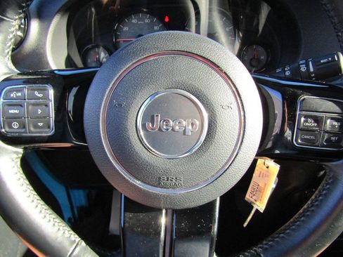 Used 2017 Jeep Wrangler Unlimited Sahara AWD/4WD image 20