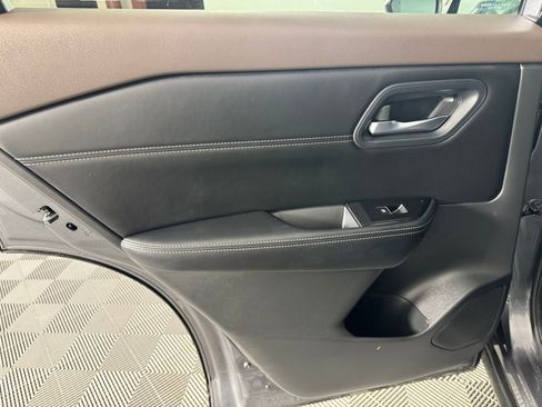 Used 2023 Nissan Rogue SL image 28