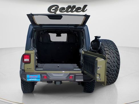 Used 2025 Jeep Wrangler Willys image 13