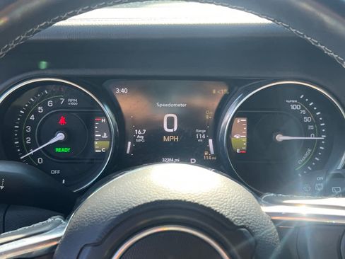 Used 2023 Jeep Wrangler Sahara w/ Cold Weather Group image 17