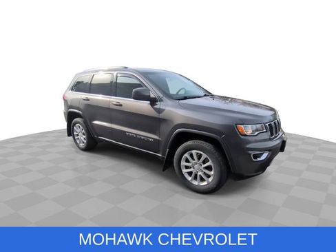 Used 2021 Jeep Grand Cherokee Laredo AWD/4WD image 2