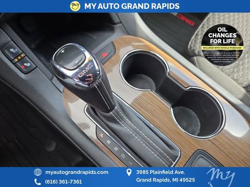 Used 2019 GMC Acadia SLE w/ Driver Alert Package I AWD/4WD image 19