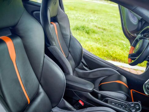 Used 2017 McLaren 570S Coupe RWD image 32