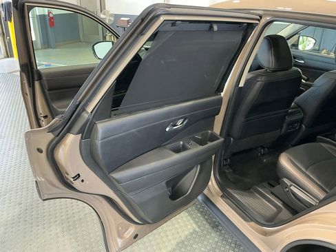 Used 2024 Nissan Pathfinder Platinum AWD/4WD image 41