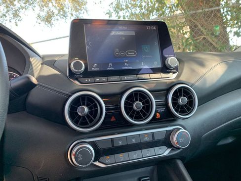 Used 2025 Nissan Sentra SV image 17