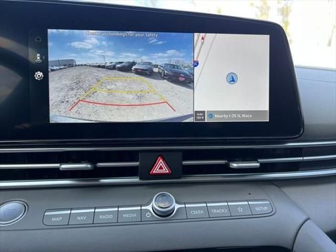 Used 2025 Hyundai Elantra SEL image 28