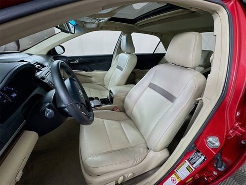 Used 2013 Toyota Camry XLE image 15