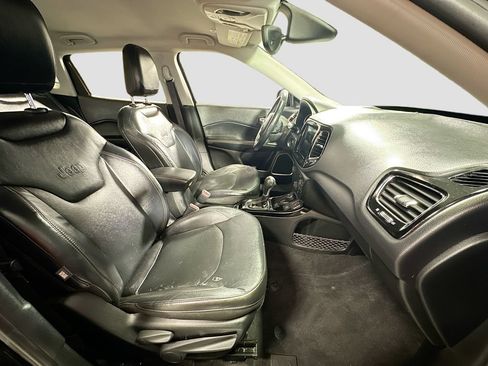 Used 2018 Jeep Compass Limited AWD/4WD image 28