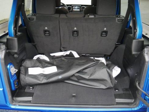 Used 2022 Jeep Wrangler Unlimited Sport image 27