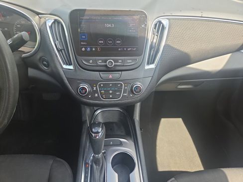 Used 2019 Chevrolet Malibu LT image 11