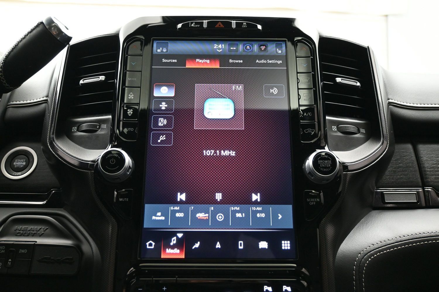 Used 2024 RAM 2500 Limited AWD/4WD image 33