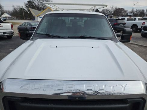 Used 2015 Ford F250 XL w/ Power Equipment Group image 2