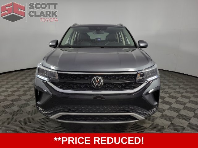 Used 2024 Volkswagen Taos SE AWD/4WD image 2