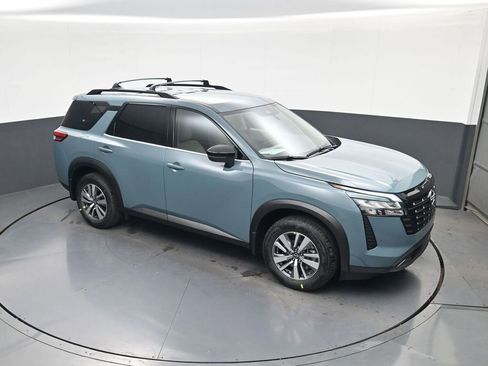 New 2026 Nissan Pathfinder SL image 6