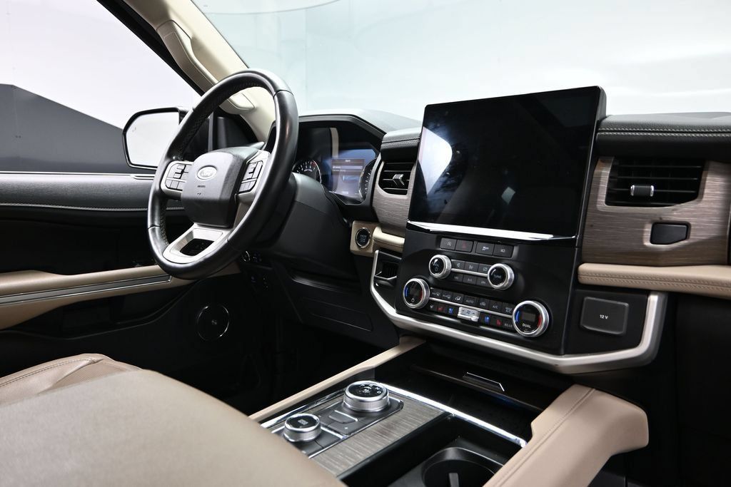 Used 2024 Ford Expedition Limited AWD/4WD image 15