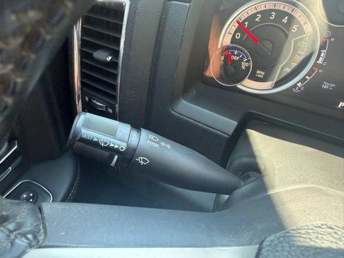 Used 2018 RAM 1500 Laramie w/ Convenience Group AWD/4WD image 22