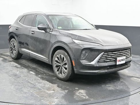 Used 2024 Buick Envision Preferred image 3