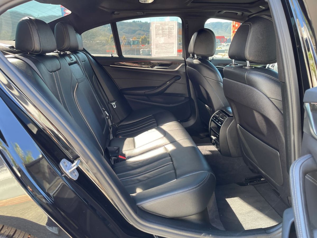 Used 2018 BMW 540i w/ Premium Package RWD image 30