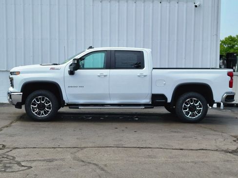 New 2025 Chevrolet Silverado 2500 LT w/ Safety Package AWD/4WD image 6