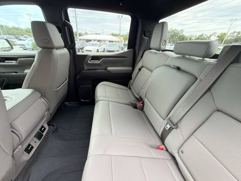 Used 2022 GMC Sierra 1500 SLT w/ X31 Off-Road Package AWD/4WD image 14