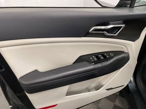 Certified 2023 Kia Sportage EX image 11