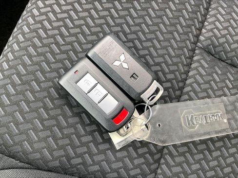 Used 2024 Mitsubishi Eclipse Cross LE AWD/4WD image 12