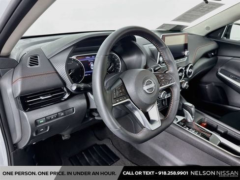 Certified 2025 Nissan Sentra SR FWD image 9