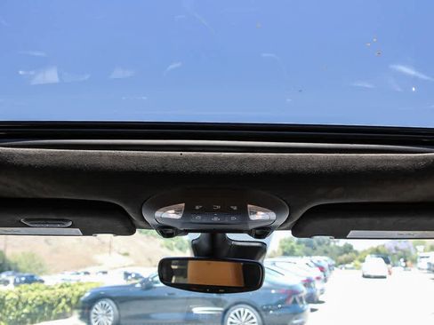 Used 2022 Chrysler Pacifica Pinnacle FWD image 12