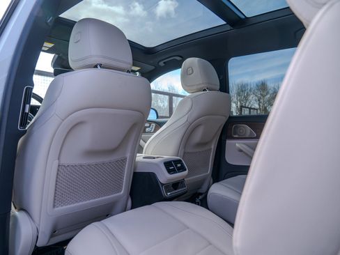 Used 2025 Mercedes-Benz GLS 450 4MATIC image 18