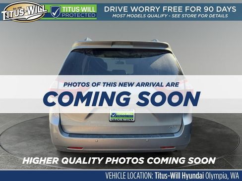 Used 2017 Toyota Sienna XLE w/ XLE Navigation Package FWD image 3