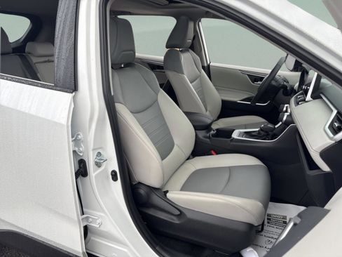 Certified 2025 Toyota RAV4 XLE Premium image 36