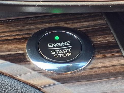 Used 2020 Ford Explorer Limited RWD image 14