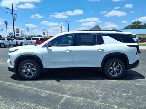 New 2026 Chevrolet Traverse LT w/ LPO, Floor Liner Package FWD image 8