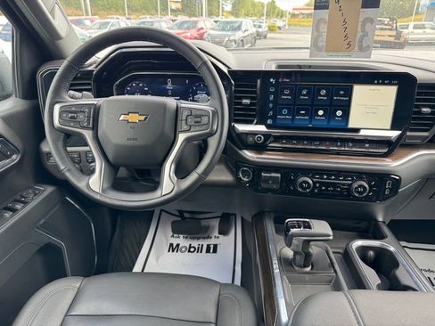Used 2024 Chevrolet Silverado 1500 LT w/ Z71 Off-Road Package AWD/4WD image 13
