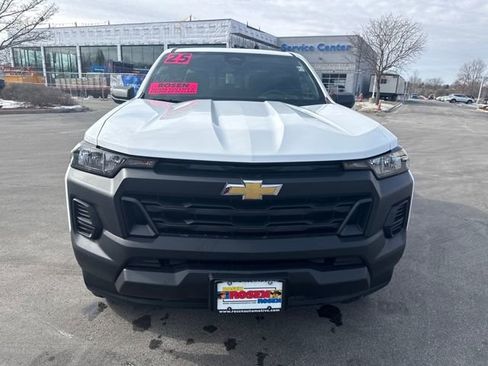 Used 2025 Chevrolet Colorado W/T w/ Advanced Trailering Package AWD/4WD image 8
