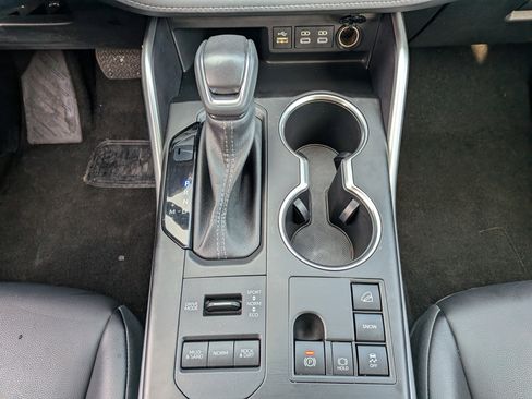 Certified 2023 Toyota Highlander XLE image 33