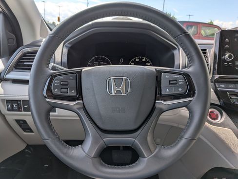 Used 2025 Honda Odyssey EX-L image 17