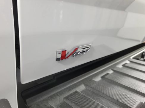 Used 2022 GMC Canyon Elevation w/ Elevation Premium Package AWD/4WD image 5