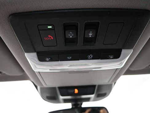 Used 2023 Nissan Rogue SL AWD/4WD image 16
