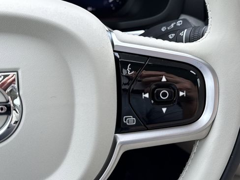 New 2026 Volvo V60 B5 Cross Country Plus w/ Protection Package Premier image 22