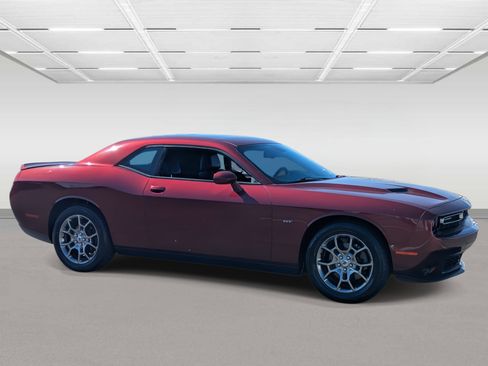 Used 2017 Dodge Challenger GT w/ Technology Group image 7