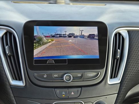 Used 2024 Chevrolet Malibu LT image 18