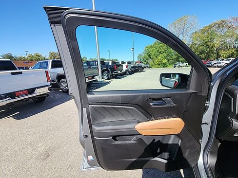 New 2026 GMC Canyon AT4 image 13