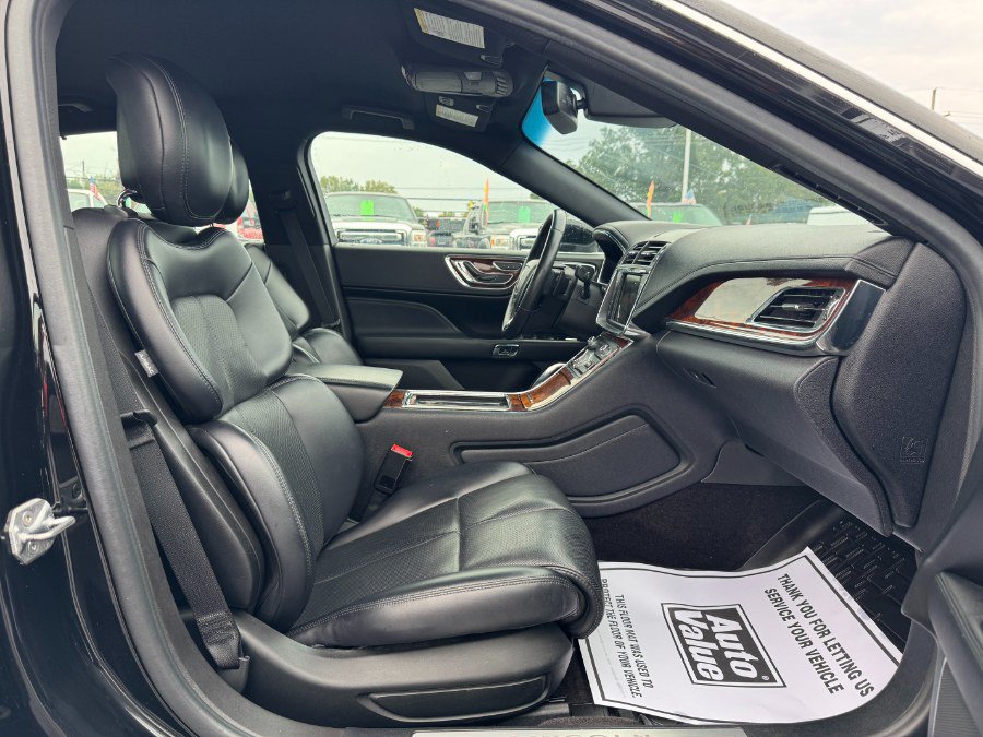 Used 2018 Lincoln Continental AWD w/ Livery Technology Package image 18