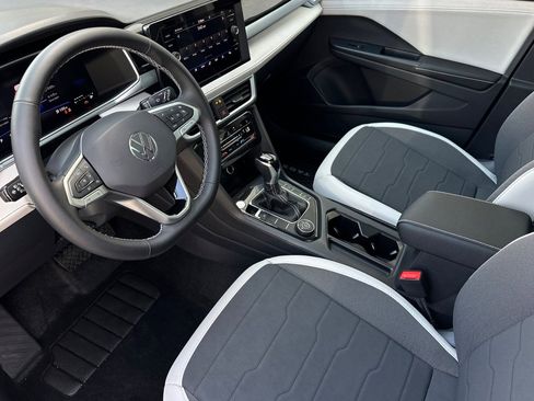 New 2026 Volkswagen Taos SE AWD/4WD image 8