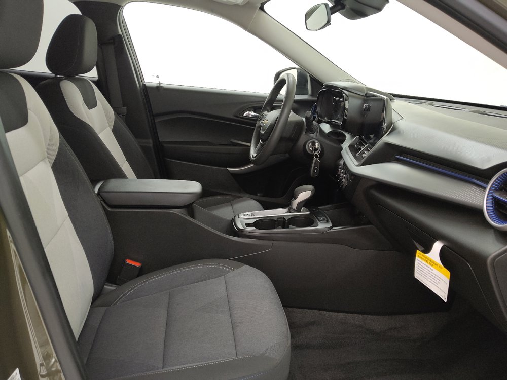 Used 2024 Chevrolet Trax LS FWD image 21