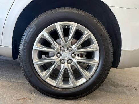 Used 2018 Buick Enclave Premium w/ Experience Buick Package image 10