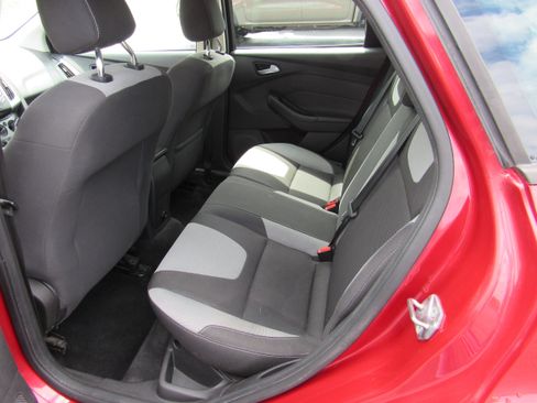 Used 2012 Ford Focus SE FWD image 30