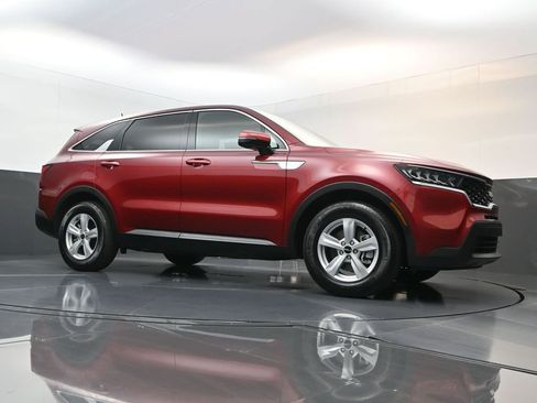 Used 2023 Kia Sorento LX FWD image 21